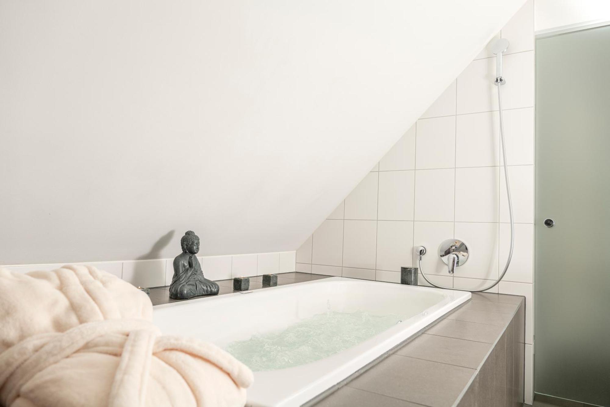 ブティック ホテル ヴァイセス クロイツ【大人専用】ホテル ルツェルン エクステリア 写真